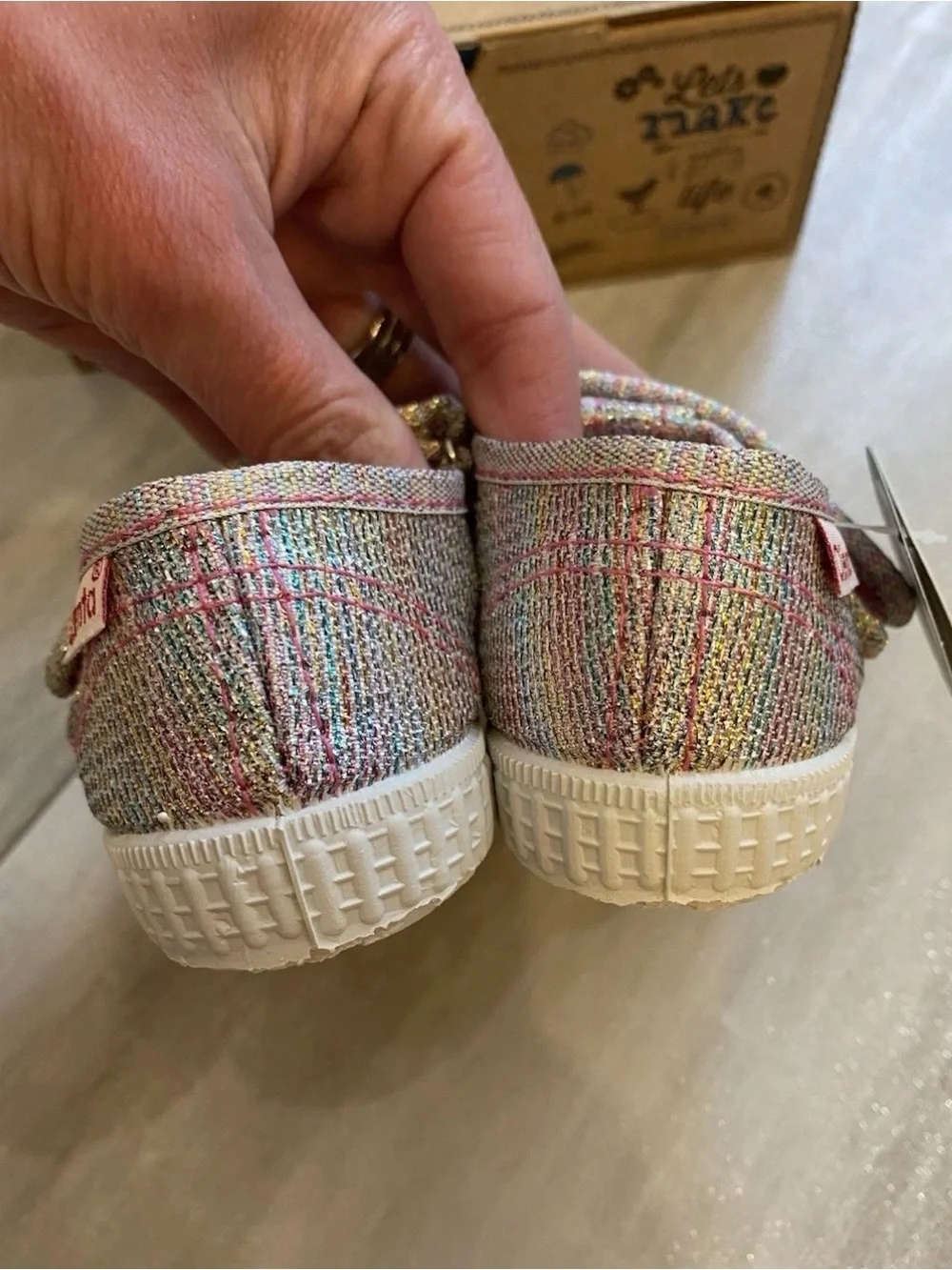 NWT Cienta Rainbow Sparkle Mary Jane T-Strap Mary Jane Sneaker toddler girl 6.5